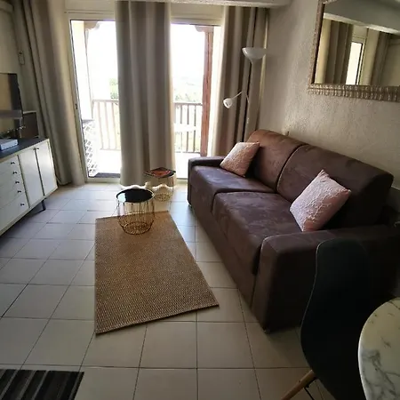 L'azure, Marines De Apartment *