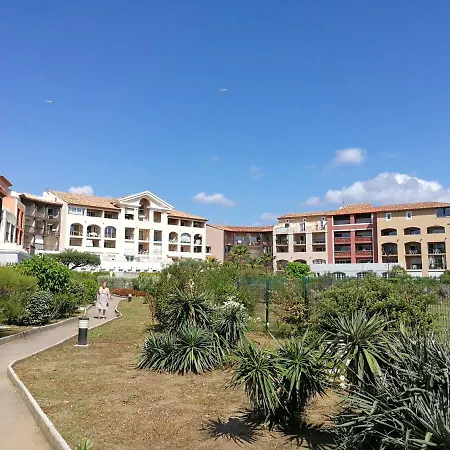 L'azure, Marines De Apartment Gassin